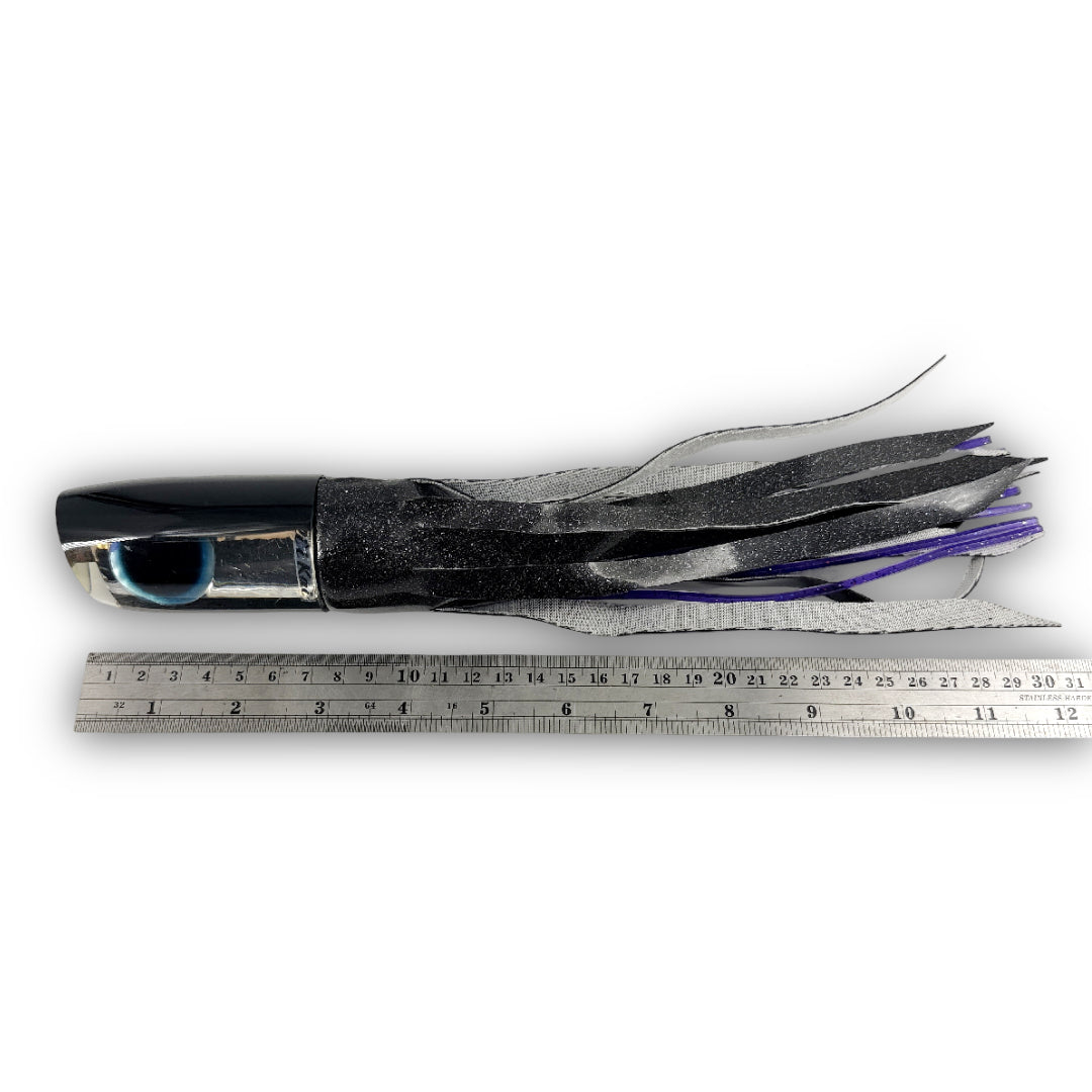 Alii Kai Lures 12” Plunger Black & Chrome Vinyl  Skirted 7.6 oz – Pre-owned