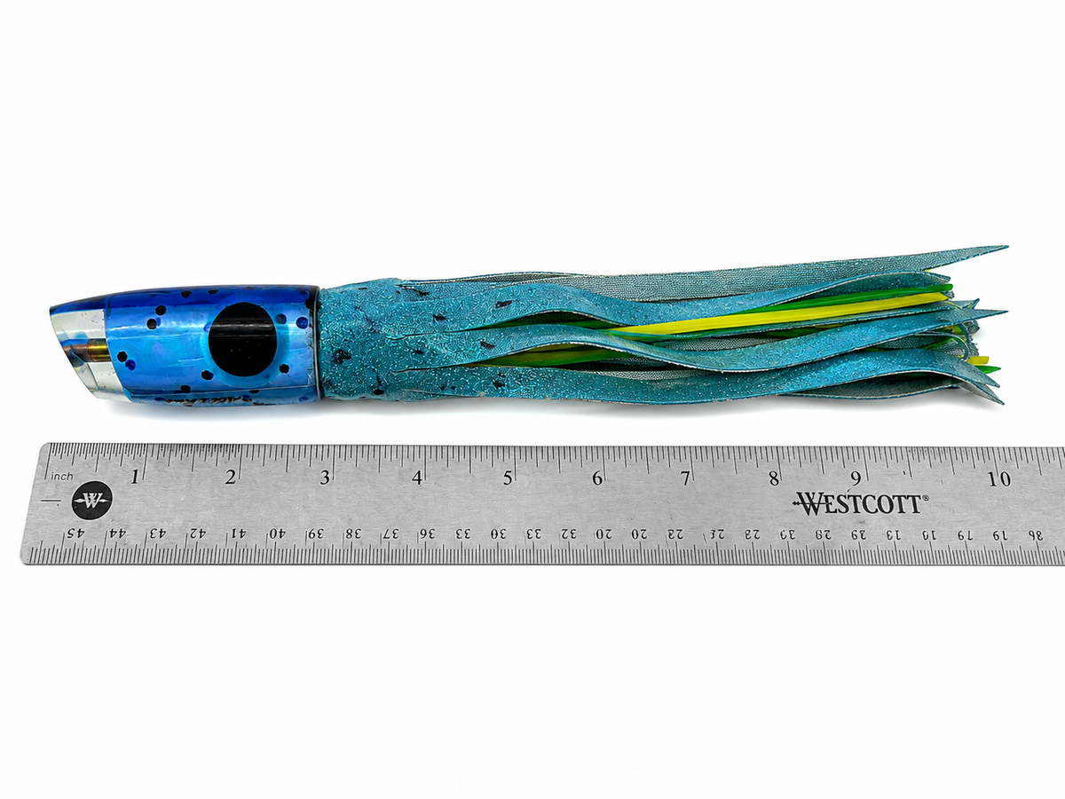 Alii Kai Lures Medium Plunger Blue Skirted 5.6 oz Used As IS Bug