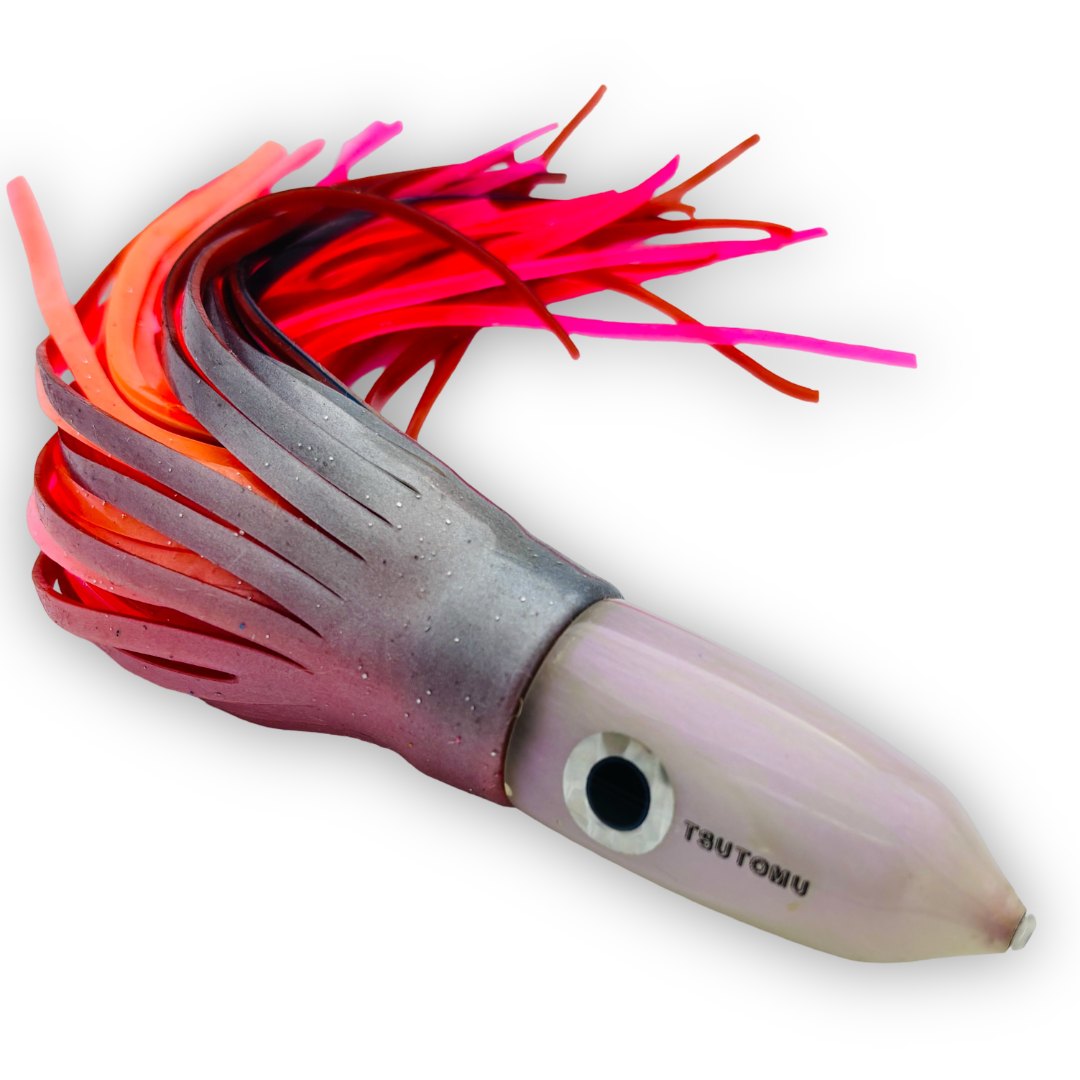 Tsutomu Lures 9” Bullet Strawberry Pearl 3.7 oz Skirted Pre-Owned